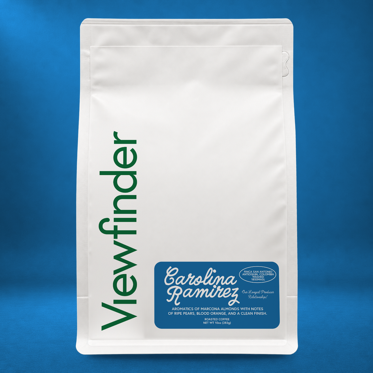 Viewfinder Carolina Ramirez coffee in a white bag on a blue studio background
